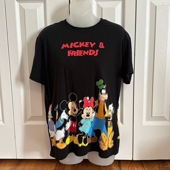 Disney Mickey and Friends Women’s Shirt Disney World Disneyland Medium M - Picture 1 of 3